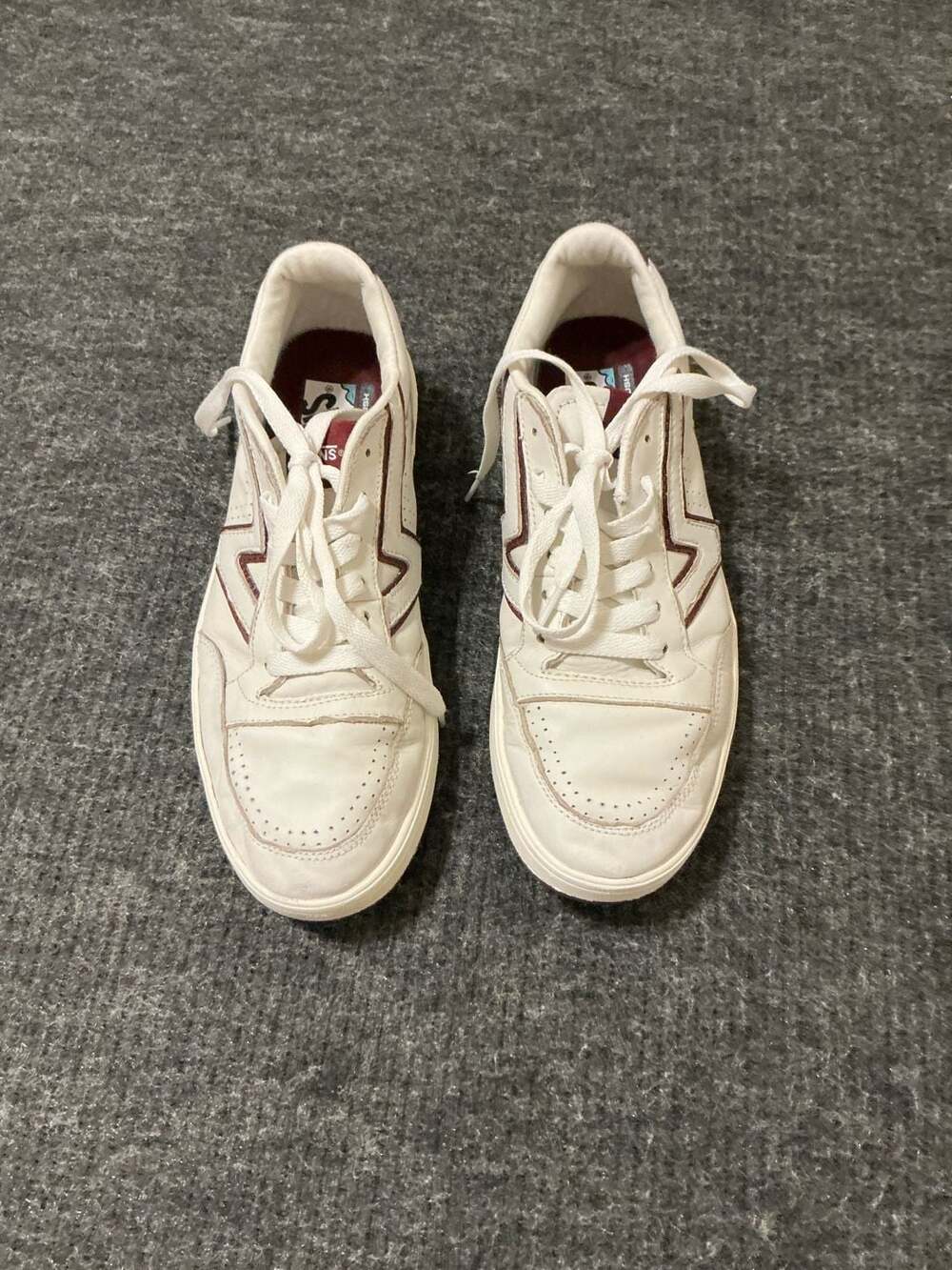 Vans Upland VTSO Sneaker Mens Size 10 White and Burgundy